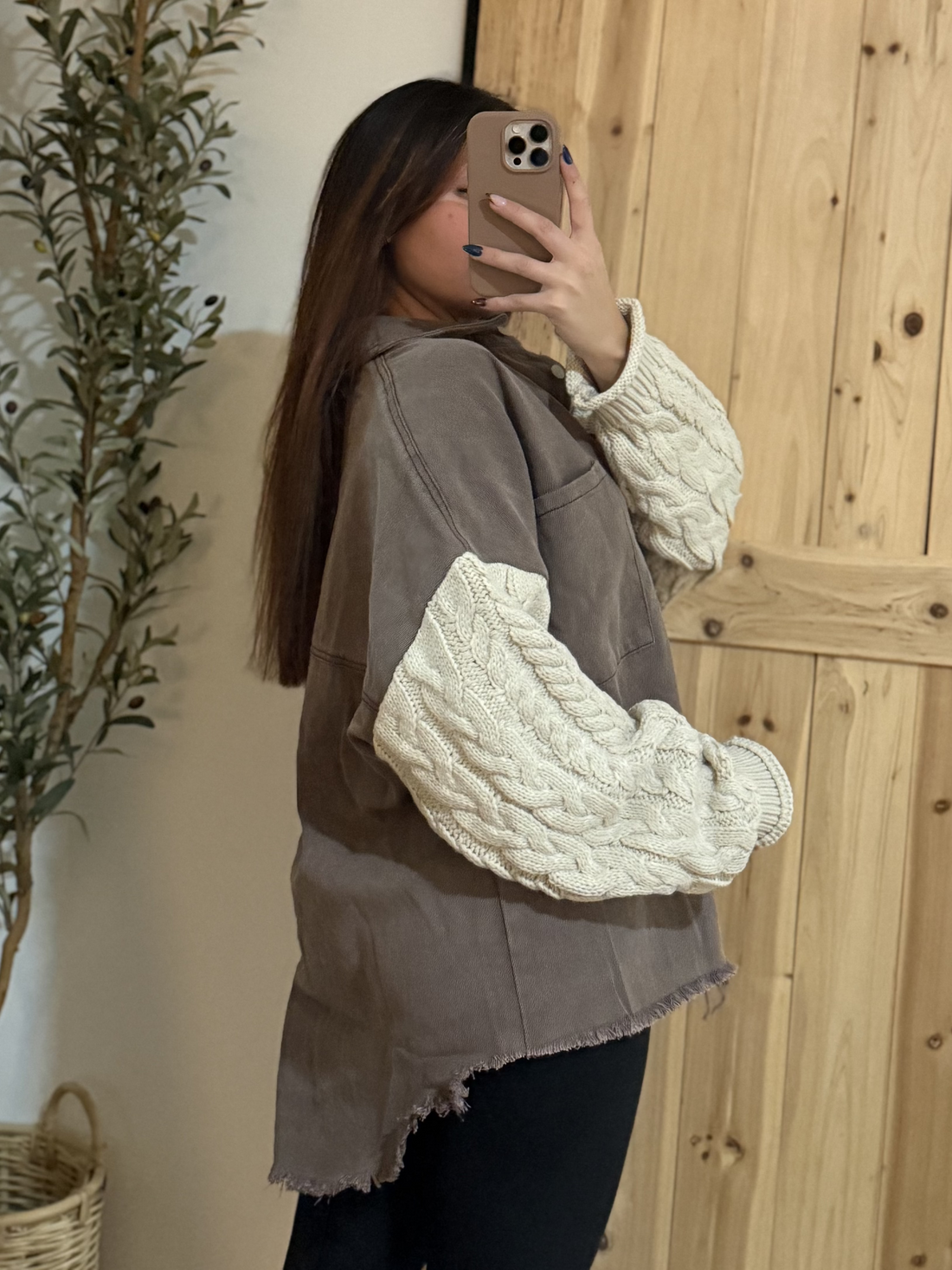 Almond Sweater Sleeve / Brown