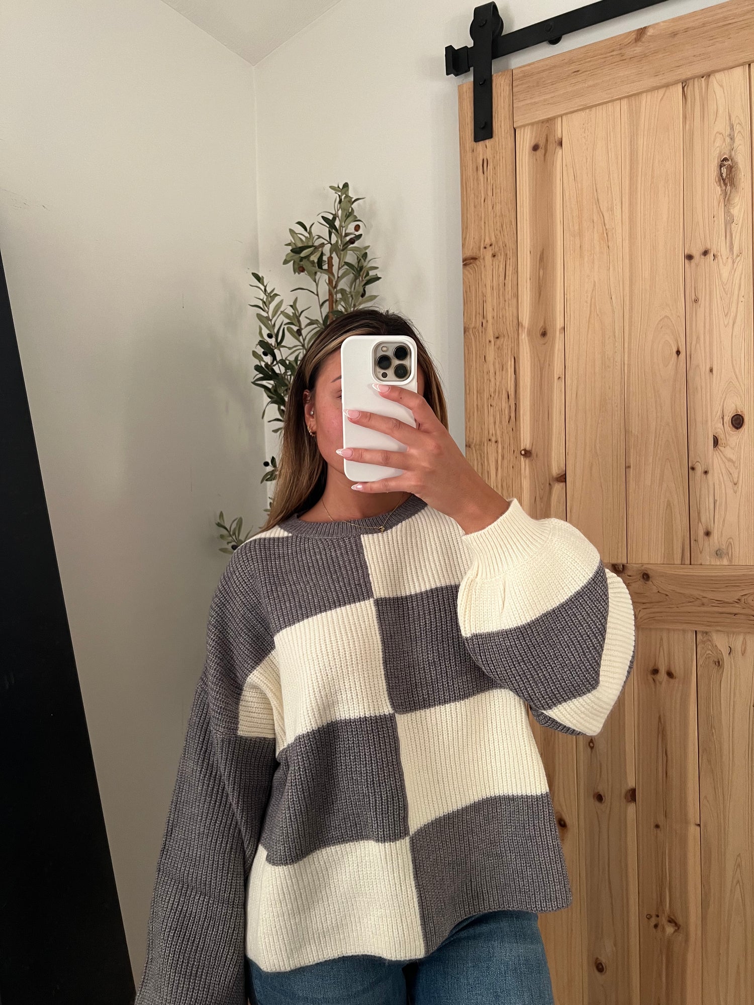 Checkered Sweater / Gray + Cream