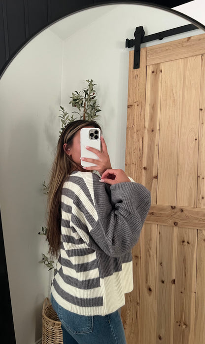 Checkered Sweater / Gray + Cream