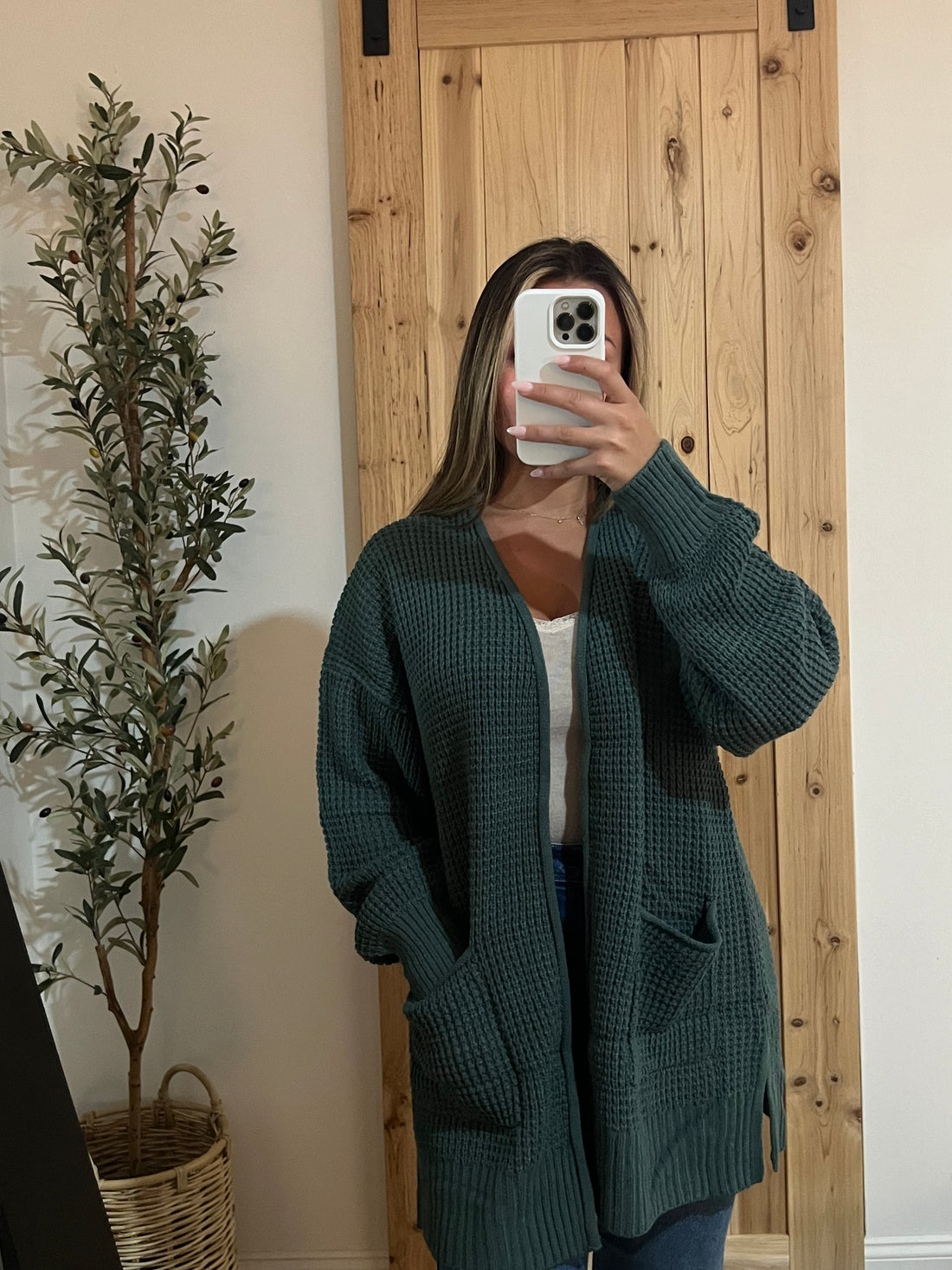 Essential Cardigan Sweater / Ash Jade